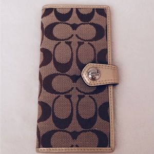 Coach Wallet in gold and brown